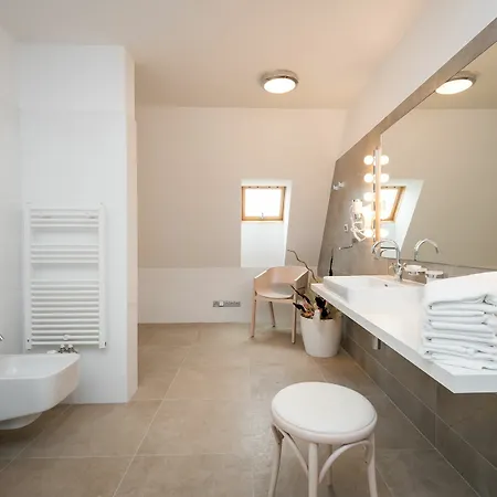 Empirent Avenue Apartment Prag